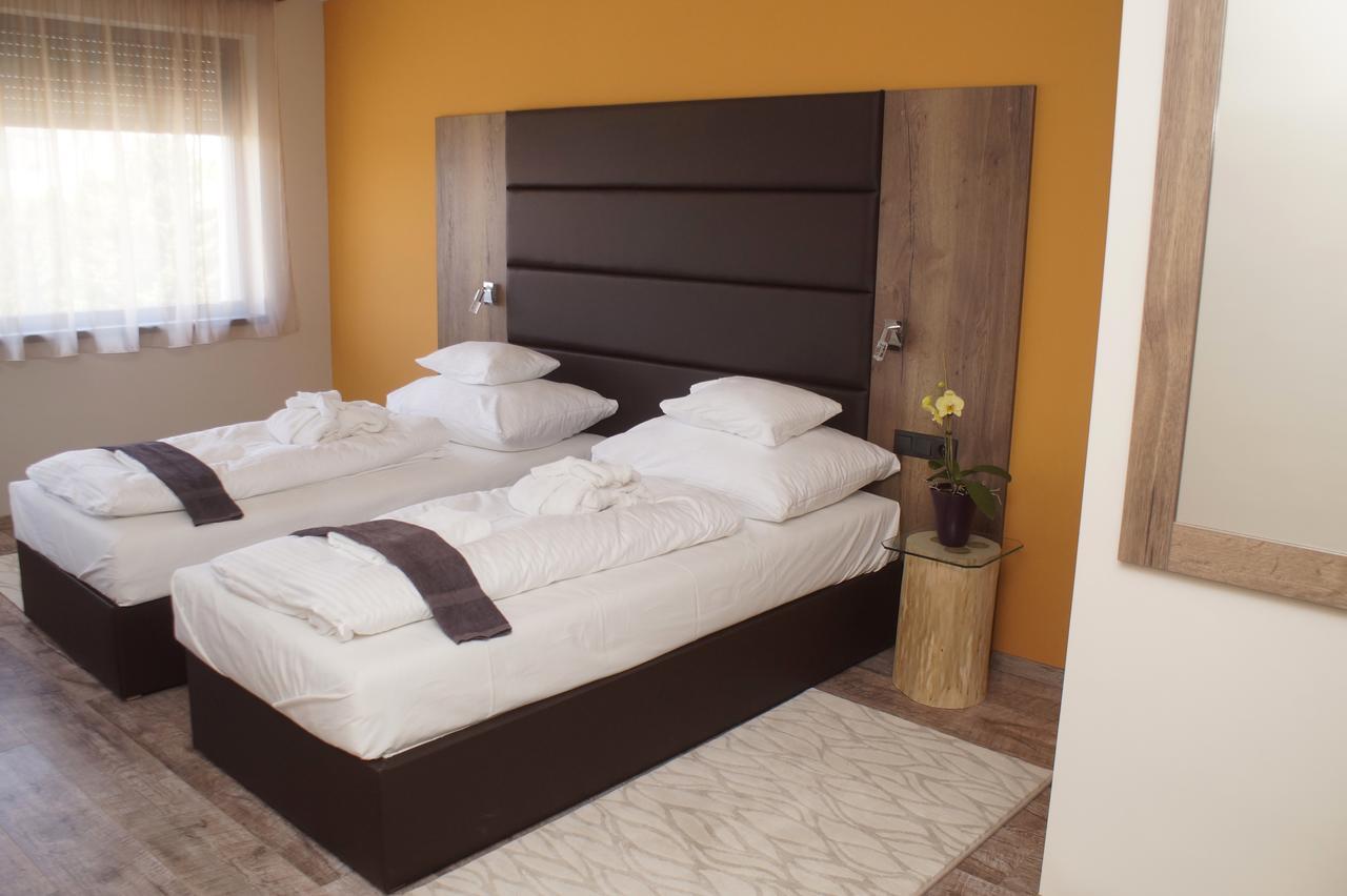 Hotel Fitromax Ajka Zewnętrze zdjęcie