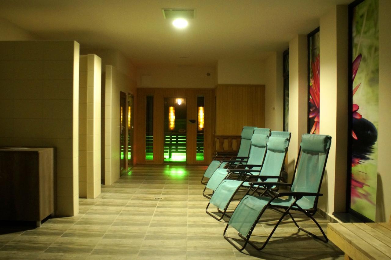 Hotel Fitromax Ajka Zewnętrze zdjęcie